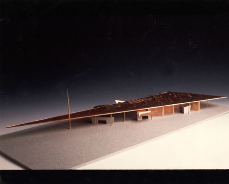 Juhani Kataisen ja Olavi Koposen suunnitelma asemarakennukseksi oli nimeltään ”Sammon taonta”. Se sai näkyvyyttä ja kehuja arkkitehtuuria käsittelevissä julkaisuissa, myös ulkomailla.