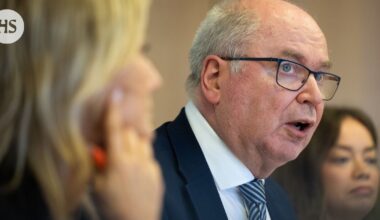 Kokoomuksen emopuolue lähti laitaoikeiston kelkkaan, ja pian yritykset voivat joustaa vastuullisuudessaan