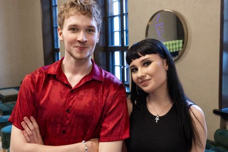 Pitkäniemi osallistui TIS-kuvauksiin Pihla-kumppaninsa kanssa.