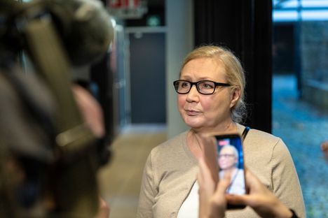 Anneli Auer kertoi olleensa yhteydessä lapsiinsa ennen tuoretta oikeudenkäyntiä.