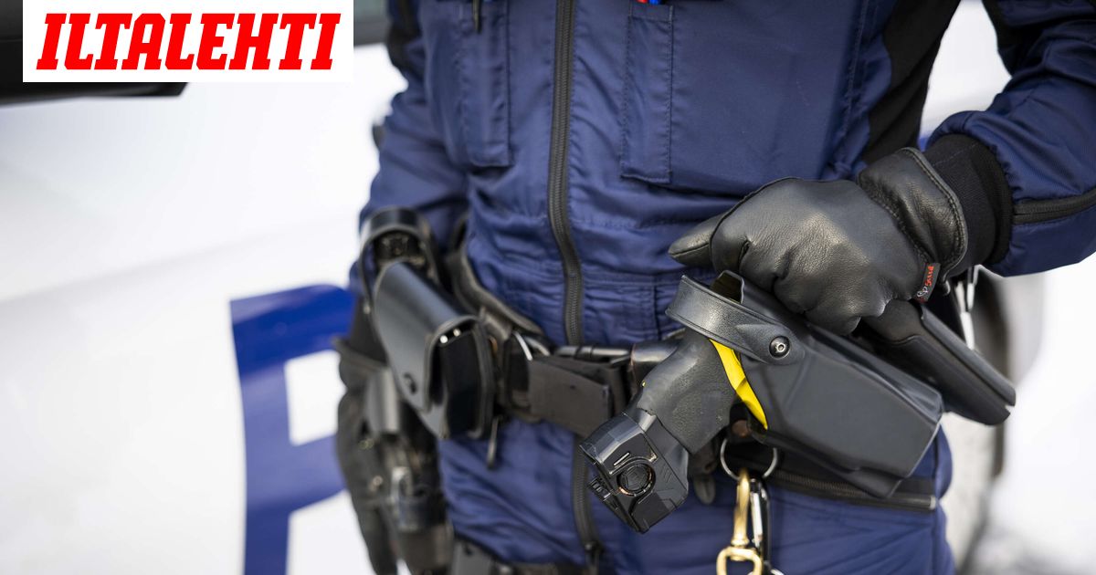 15-vuotias sarjaryöstäjä uhkasi puukolla – Poliisi turvautui aseeseen