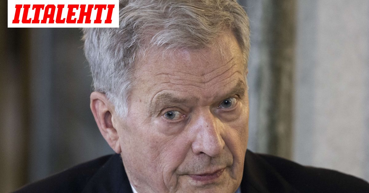 Raju tyrmäys Niinistön rintakuvalle – Yksi näkee teoksessa todella yllättävän hahmon