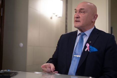 Juha Hännisen mukaan kokoomuslaiset eivät ole kääntäneet hänelle selkäänsä.