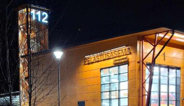 Noin 700 neliön navetta tuhoutui rajussa tulipalossa Alavudella | Etelä-Pohjanmaa