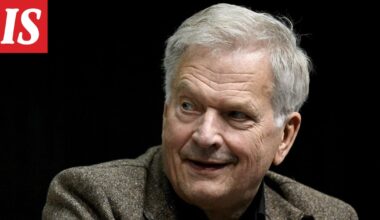 Yle: Nyt puhuu tyrmätyn pronssipatsaan veistäjä – ”Kysyin Niinistöltä, häiritseekö häntä...”