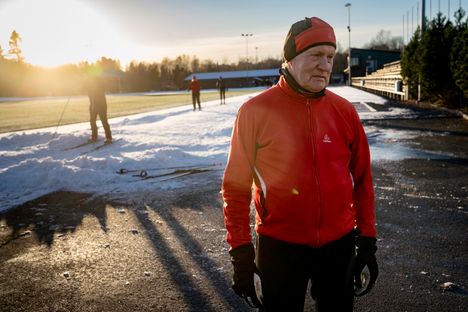 Jorma Seppälän tavoitteena on hiihtää tänä talvena 3 300 kilometriä.