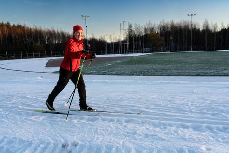 Reetta Lavonen oli tyytyväinen päästessään ladulle lauantaina. Hän kertoi odottavansa kovasti jo kilpaladun avaamista Hakunilaan.