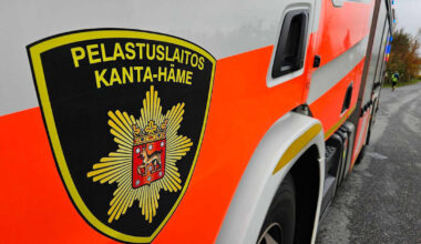 Kolmen auton ketjukolari Tuuloksentiellä Hämeenlinnassa – kukaan ei loukkaantunut vakavasti | Kanta-Häme