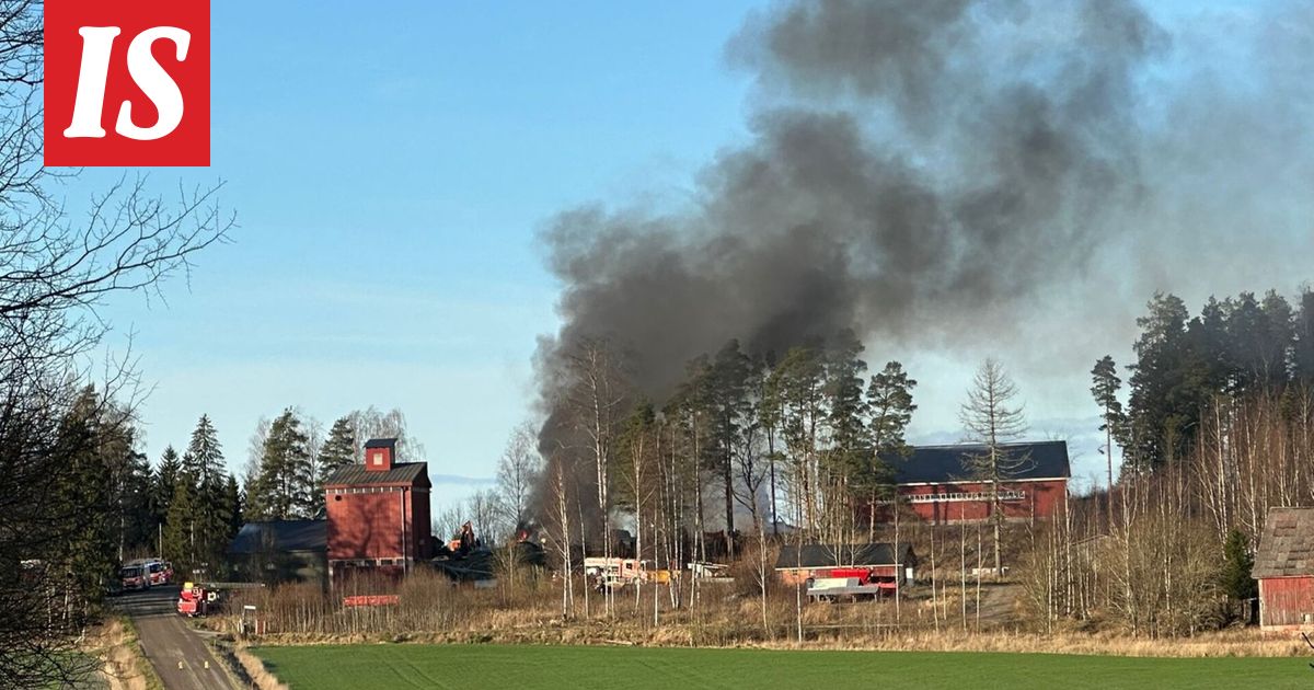 Konehalli tuhoutui tulipalossa Inkoossa - Ilta-Sanomat