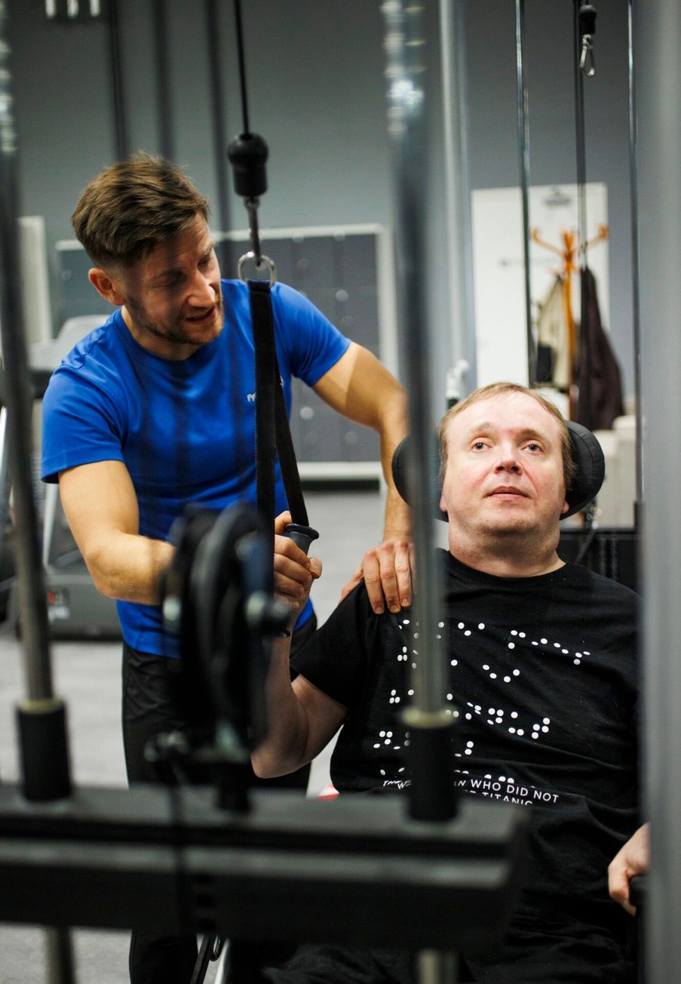 Fysioterapeutti Iiro Teittinen on Poikolaiselle tärkeä henkilö. Kaksikko häärää rautojen parissa kahdesti viikossa Kunnonkeskuksessa, jonka yhteydessä toimii myös Teittisen osin omistama FysioCenter Pieksämäki.