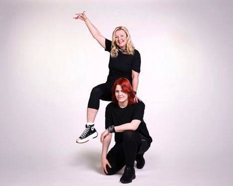 Mari Hynynen kilpailee 30 000 euron voittopotista poikansa Joel Volasen kanssa.