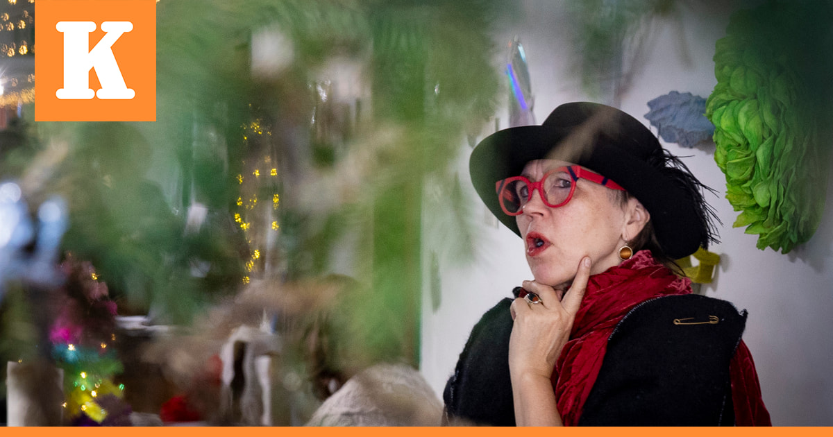 Taide joululahjana puhutti Hiukkavaaran Kasarmibasaarissa – Summamutikassa hankittu taulu voi olla saajalle pettymys