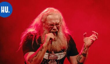 Keikka-arvio ja kuvat | ”Kädet kipeinä, kun on taputettu ihan hulluna” – Mokomalle raivokkaat aplodit antanut yleisö sai makeaa mahan täydeltä | New Articles