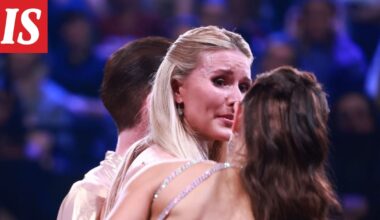 Koskettavat kuvat kulisseista – kyynelehtivää Kristiina Mäkelää lohdutettiin TTK:ssa