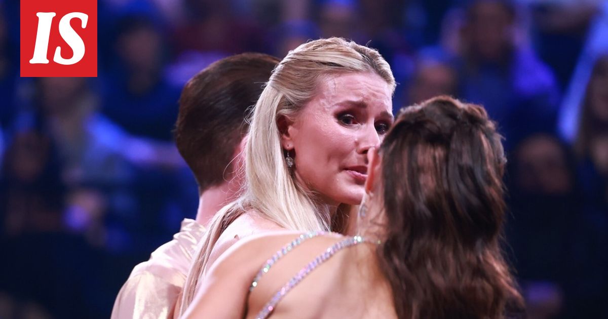 Koskettavat kuvat kulisseista – kyynelehtivää Kristiina Mäkelää lohdutettiin TTK:ssa