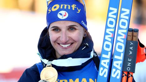 Julia Simon tuomittiin ranskalaisessa tuomioistuimessa kolmen kuukauden ehdolliseen vankeuteen ja 15 000 euron sakkoihin.