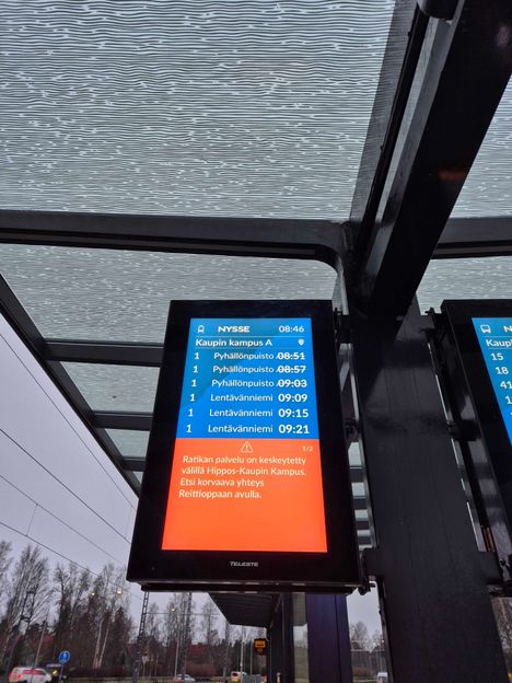 Useampi ratikkalinjan 1 vuoro jäi maanantaiaamuna ajamatta Hippoksen ja Kaupin kampuksen pysäkkien välillä.
