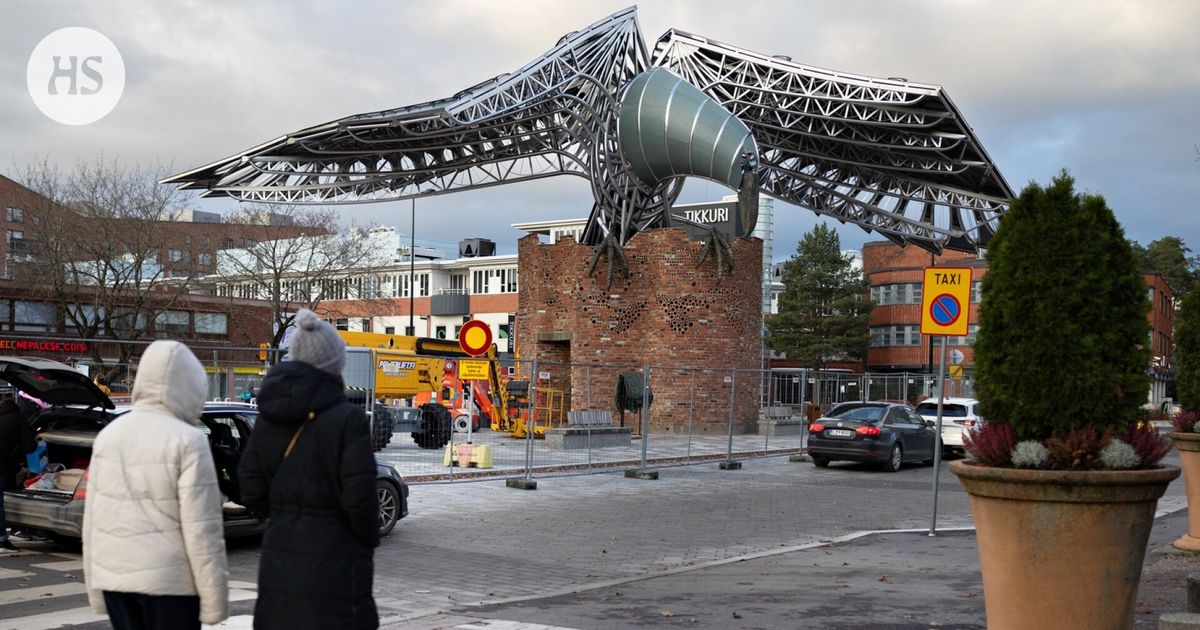 Valtava Korppi-veistos on valmistumassa Tikkurilaan – ”On sitä huonompiakin nähty”, toteaa Aira Määttä