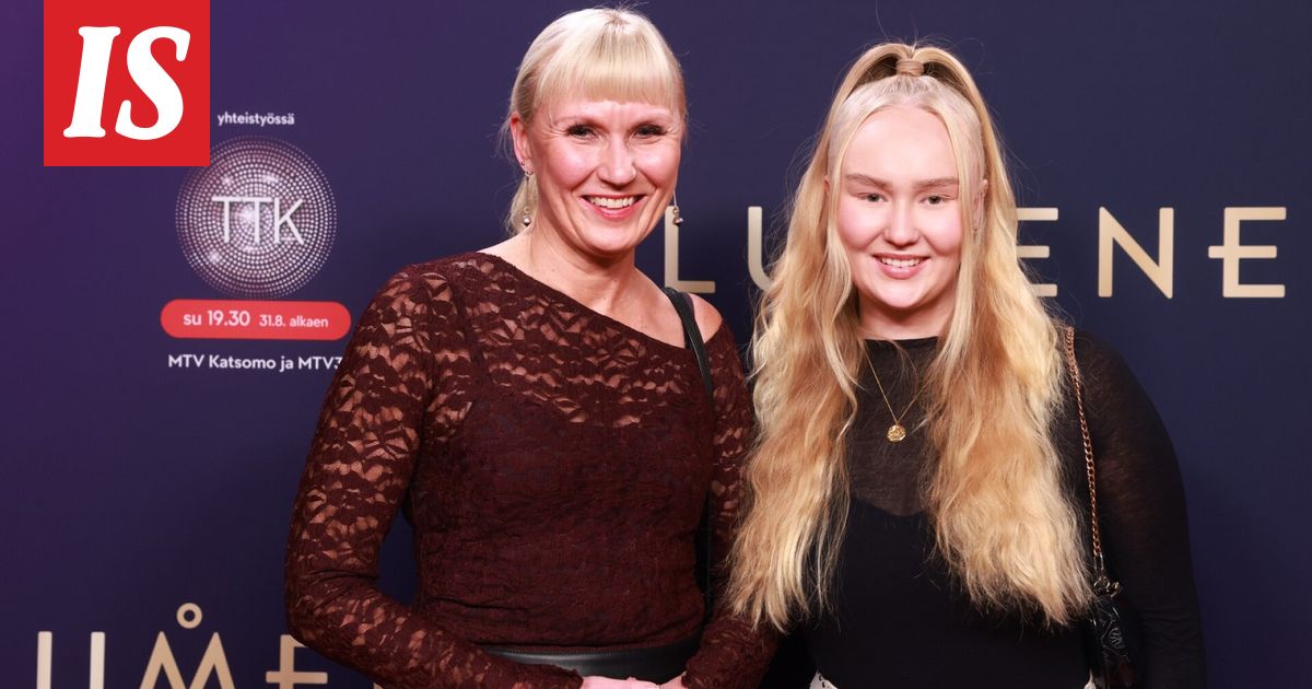 Ripsa Koskinen-Papunen harvinaisessa yhteiskuvassa Pepita-tyttärensä kanssa