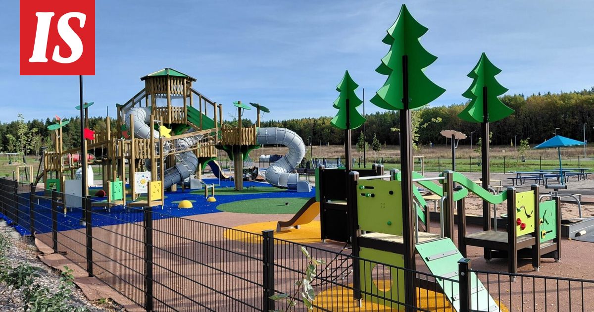 TS: Uusi leikkipuisto jouduttiin sulkemaan – pikkutyttö putosi lähes kahdesta metristä