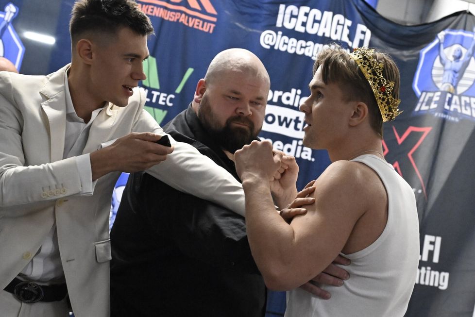 Stagalan (oikealla) tunnettavuus kasvoi valtavasti Ice Cagen ansiosta, kun hän kohtasi Mika Ilménin kehässä.