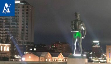 Hämeensillan patsaat vihertävät hyvästä syystä