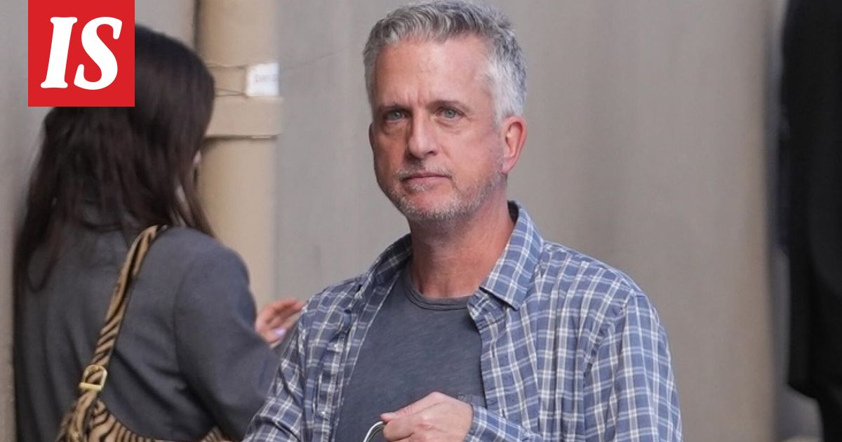 Huippusuosittu toimittaja Bill Simmons käy saunassa t-paita päällä – outo syy