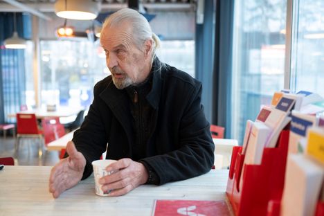 Eläkeläinen Nisse Lietosaari toivoo, että Pakilan Teboil toimisi jatkossakin.
