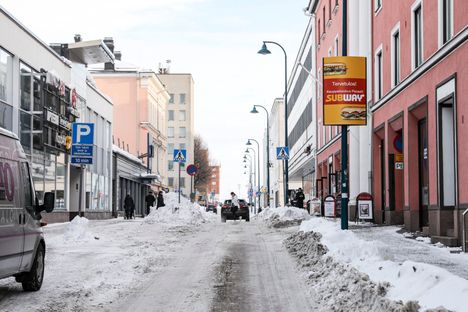 Lumen peittämä Kotka kevättalvella 2022.
