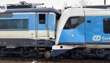 Kymmeniä loukkaantui kahden junan törmäyksessä Tšekissä