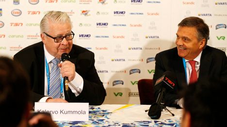 Kummola ja Fasel lehdistötilaisuudessa jääkiekon nuorten MM-kisoissa Helsingissä tammikuussa 2016.