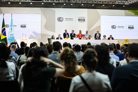 Kokoustajia Belémissä perjantaina.