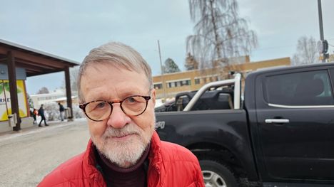 Hannu Helmen mukaan Rääkkylän kunnanjohtajan toiminta puhuttaa tuttavapiirissä.