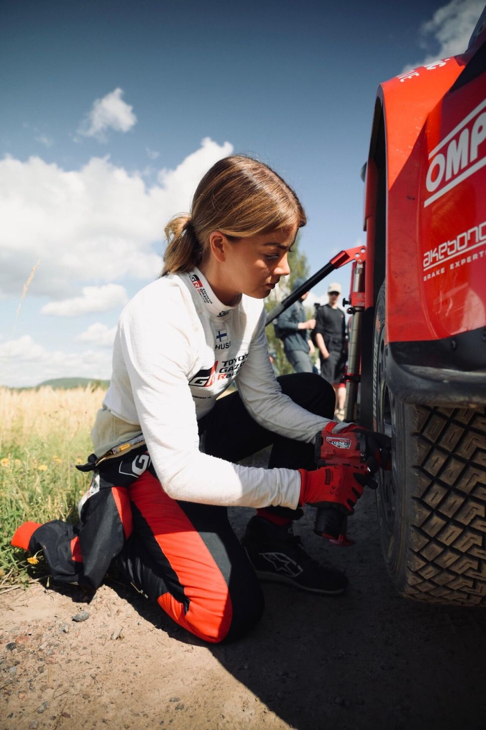 Janni Hussi kertoo ralliyhteisön vapauttavan hänet totaalisesti hektisestä arjestaan.