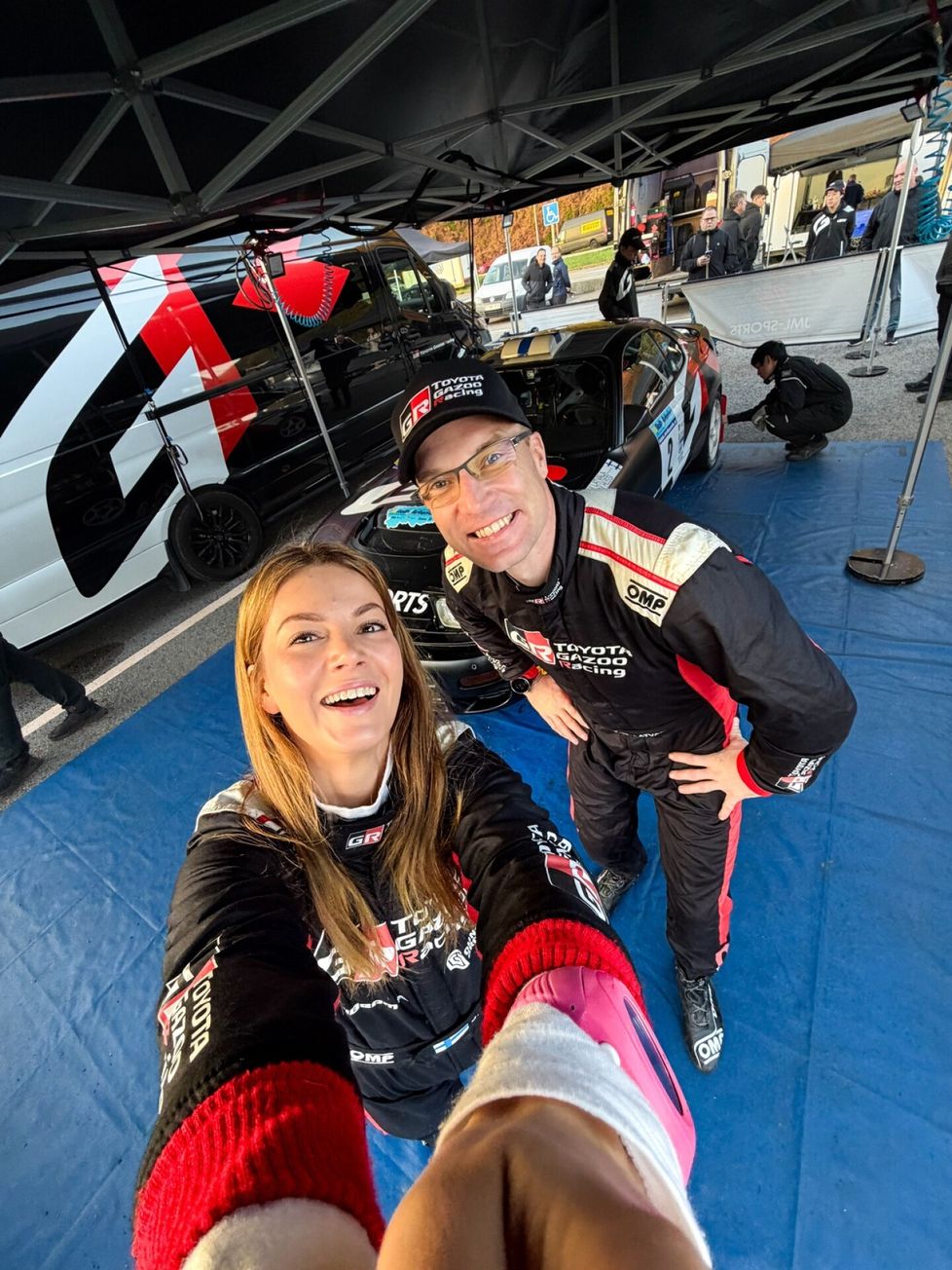 Kartturi ja kuski päätyivät selfieen.