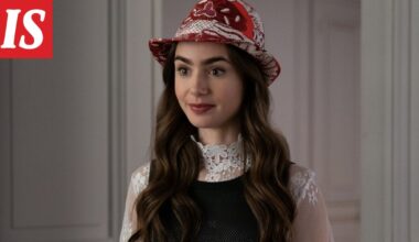 Lily Collins poseeraa Muumi-paidassa - Ilta-Sanomat