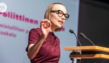 Minja Koskela lupaa perua useita leikkauksia, jos vasemmistoliitto yltää hallitukseen