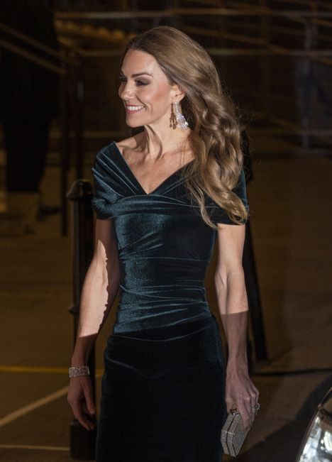 Catherine kertoi väitetysti hiljattain, että hänen hiuksensa ovat vaalentuneet auringonvalon vuoksi. Kuvassa Catherine 19. marraskuuta järjestetyssä tapahtumassa.