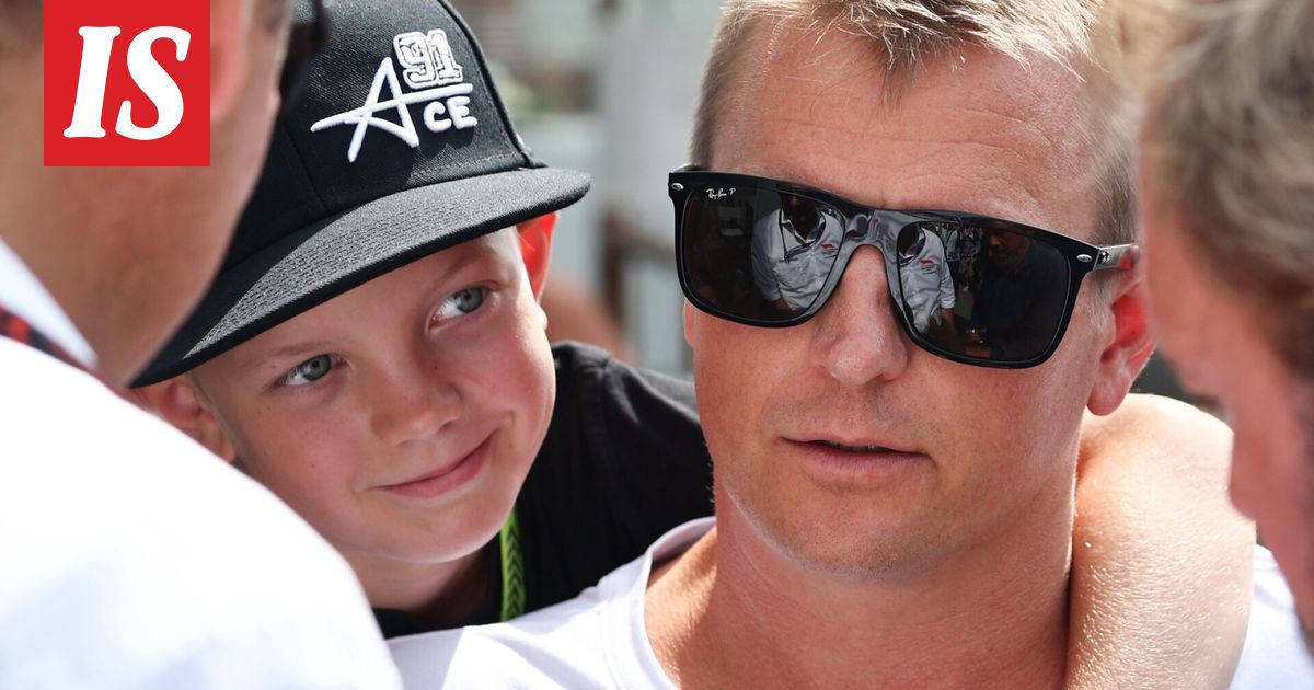 Kimi Räikkönen julkaisi kuvan kaukalosta – Robin-pojan rinnassa yllättävä näky