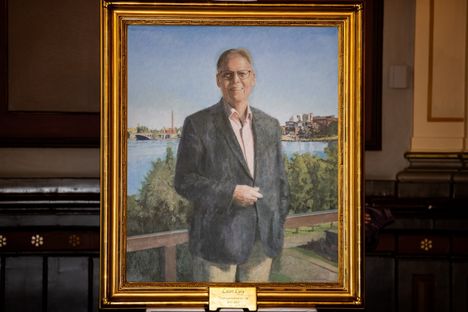 Lauri Lylyn muotokuva paljastettiin huhtikuussa 2025.