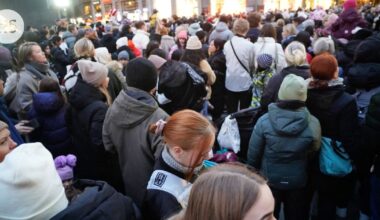 Helsingin joulukadun avajaiset saavat ankaraa arvostelua: ”Lapset ja eläimet jäivät jalkoihin”