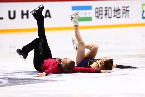 Juho Pirisen ja Yuka Oriharan vapaatanssi on pirteä.