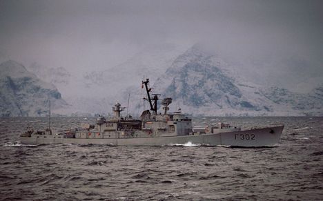 Fregatti KNM Trondheim vuonna 1998. Alus palveli Norjan merivoimia vuosina 1966–2006.