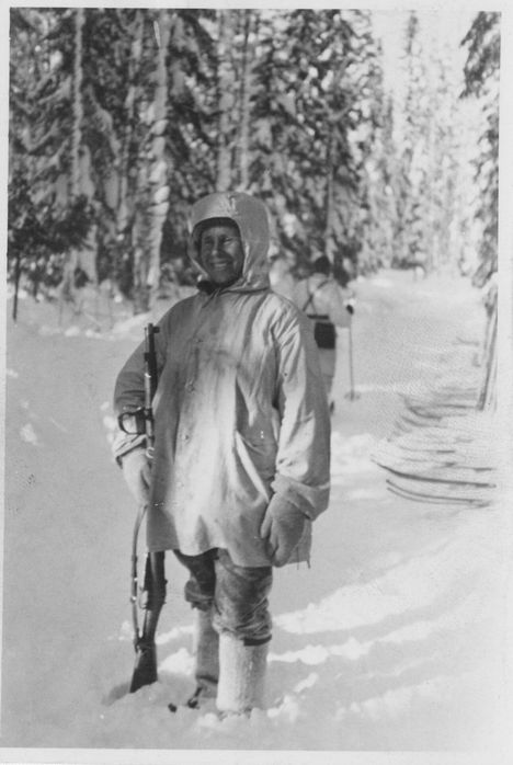 Simo Häyhä talvisodan aikana.