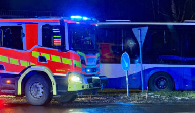 Linja-auto ja kaivinkone kolaroivat Tampereella: liikenne ruuhkautui Lahdenperän­kadulla | Pirkanmaa