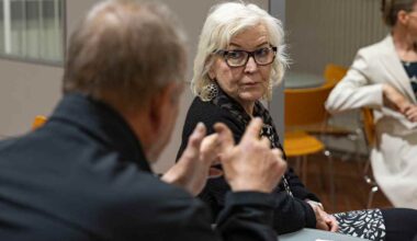 Hallinto-oikeus totesi Sysmän kunnanjohtajan potkut laittomiksi – valtuuston päätös nurin ja 50 000 lasku oikeuden­käyntikuluista | Päijät-Häme