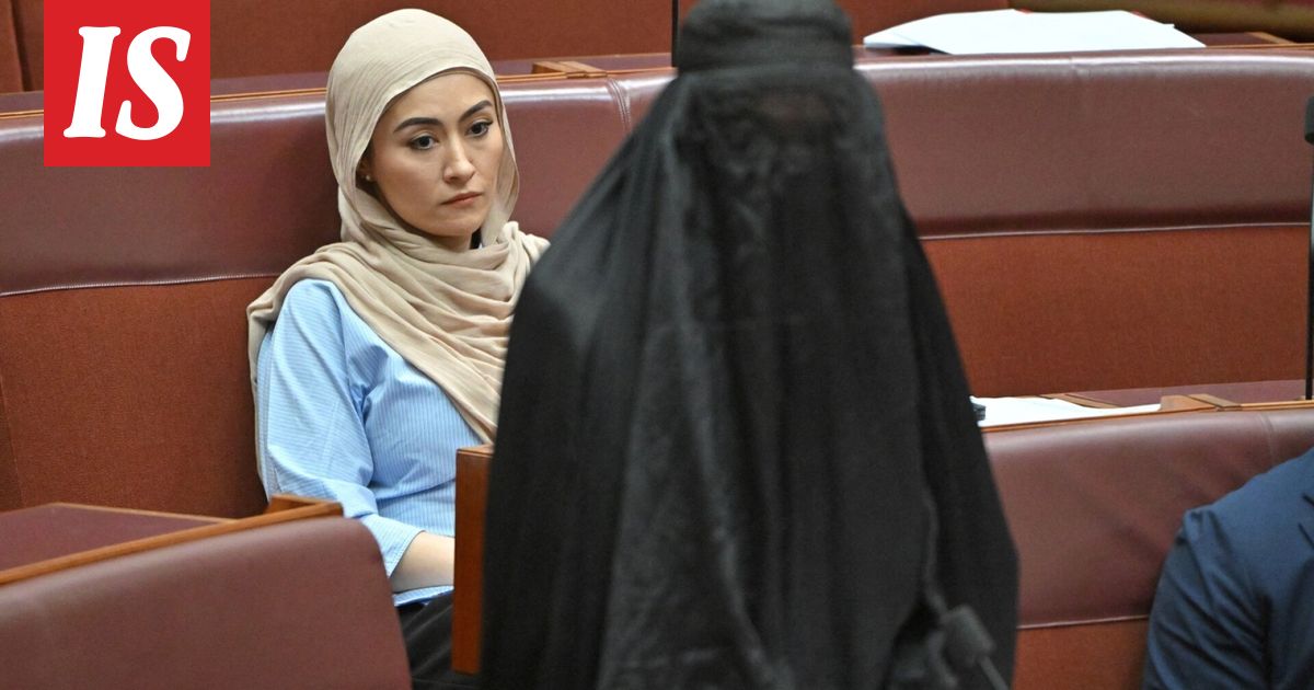 Äärioikeistolaisen senaattorin burka-tempaus herättää raivoa Australiassa