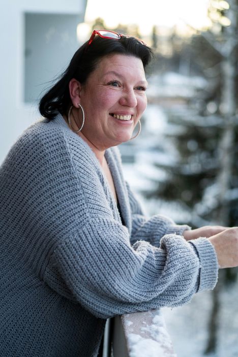 Janita Sirkiä ei osaa stressata liikoja, vaikka onkin hurja sattuma, että samassa perheessä on useampi syöpätapaus.