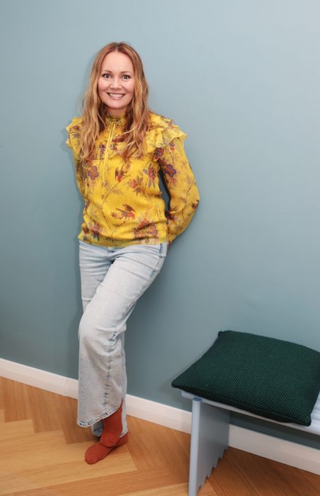 Marja Hintikka nähdään jatkossa Huvila & huussin juontajana.