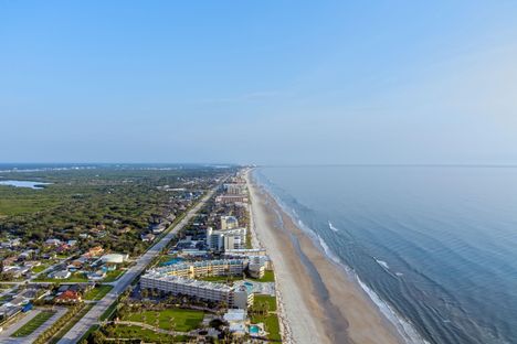 Suomalaisnainen pidätettiin Floridan New Smyrna Beachisissa.